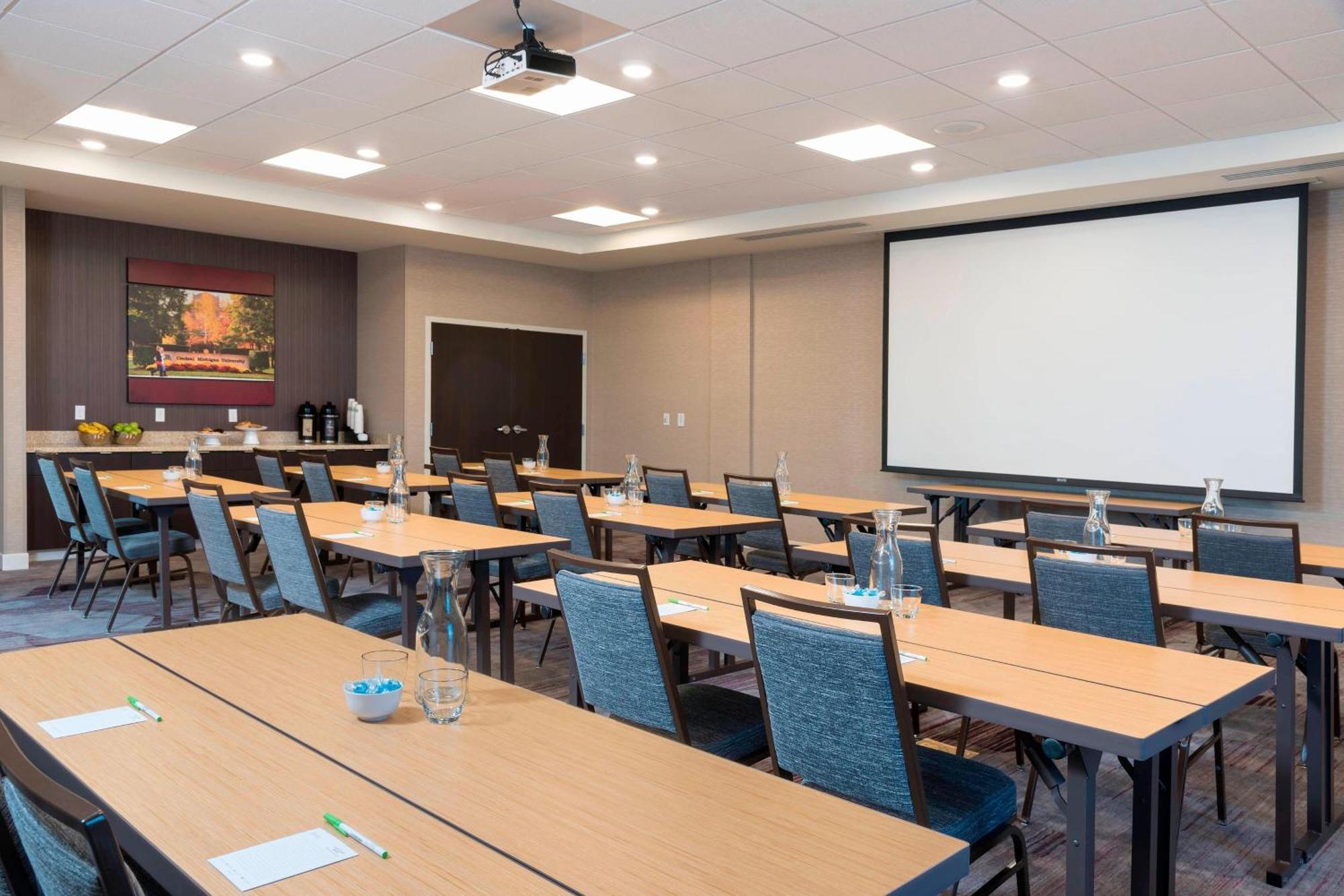 Courtyard By Marriott Mt. Pleasant At Central Michigan University Mount Pleasant Zewnętrze zdjęcie