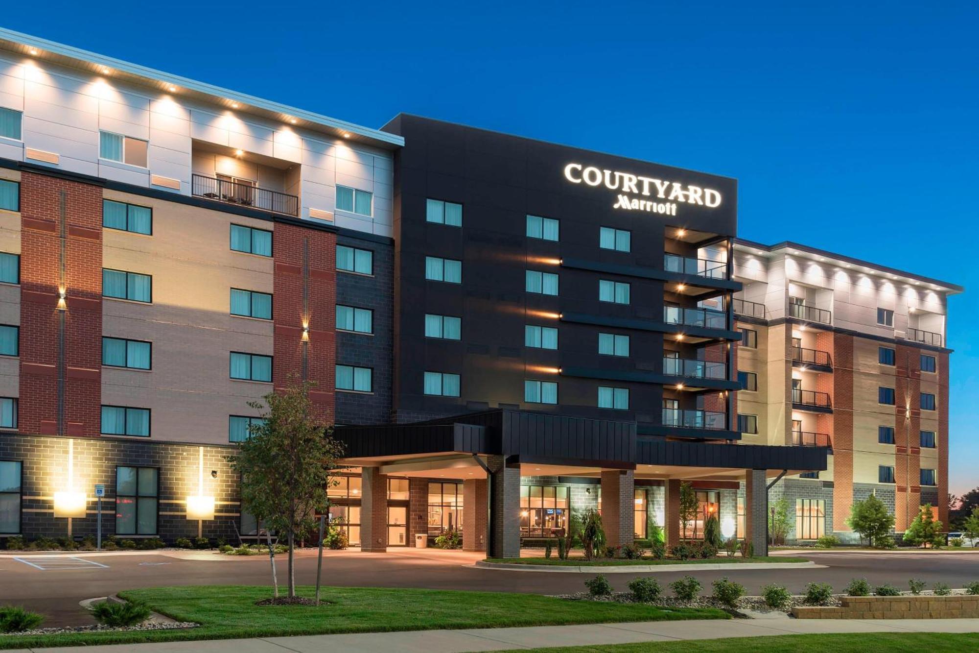 Courtyard By Marriott Mt. Pleasant At Central Michigan University Mount Pleasant Zewnętrze zdjęcie