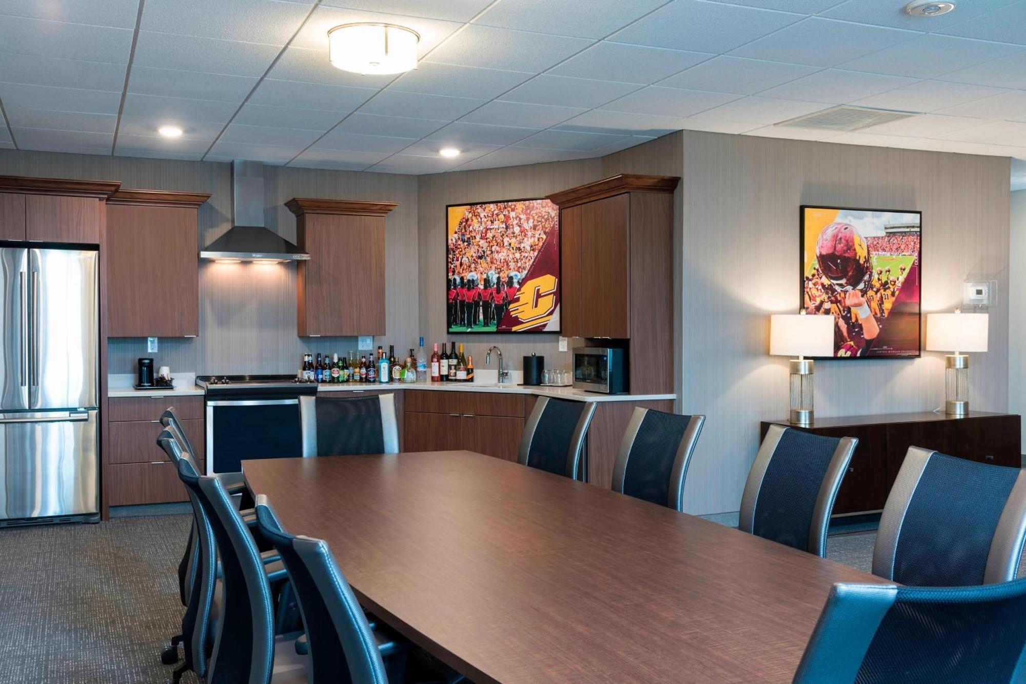 Courtyard By Marriott Mt. Pleasant At Central Michigan University Mount Pleasant Zewnętrze zdjęcie