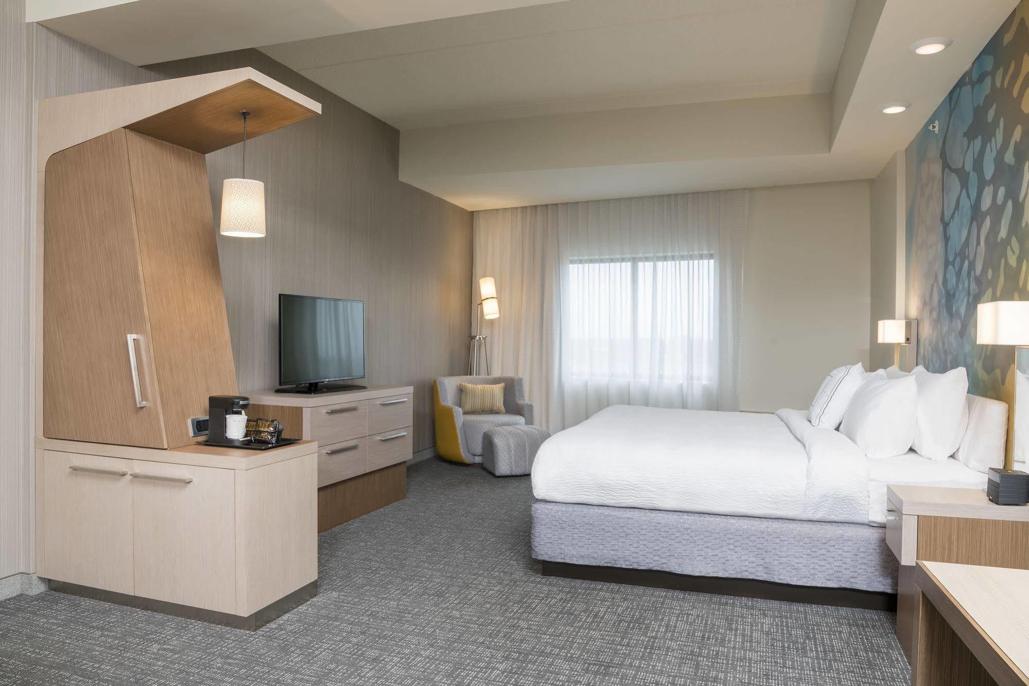 Courtyard By Marriott Mt. Pleasant At Central Michigan University Mount Pleasant Zewnętrze zdjęcie